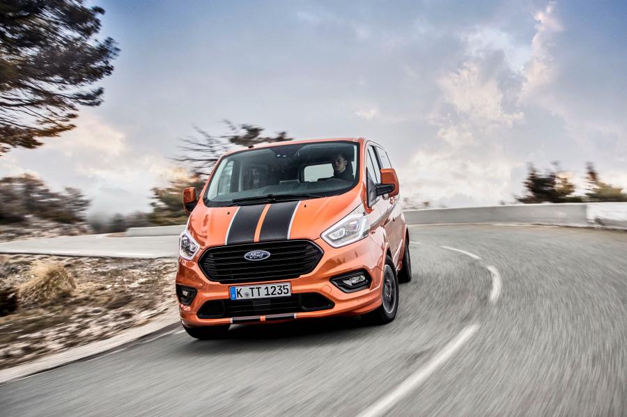  Ford Tourneo Custom Sport 2017 года  (WW) (фото 7 из 15)